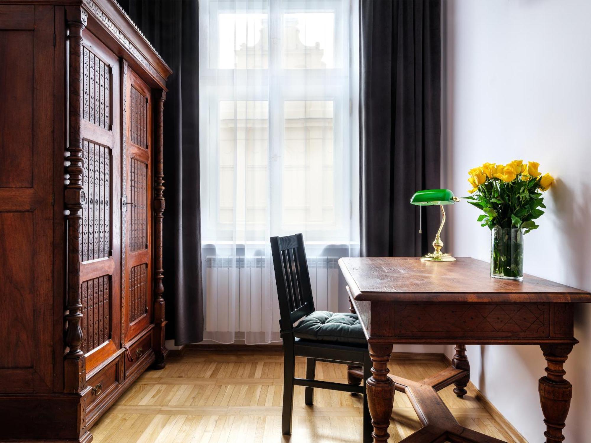 Tyzenhauz Apartments Old Town Krakow Bilik gambar